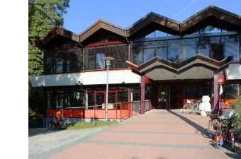 Вход в библиотеку