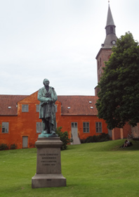 Оденсе, Собор и памятник Андерсену